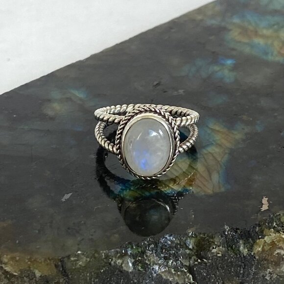 Sterling Silver 925 Oval Bezel Set Moonstone Twisted Split Shank Ring Sz 4.5 - Picture 2 of 16